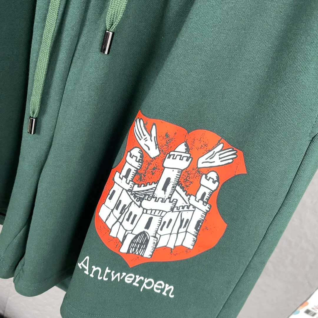 ：A 49 Balenciga/ ， ， ， ， ， ，OS ， ， Same Style。 Sizes M -2xl